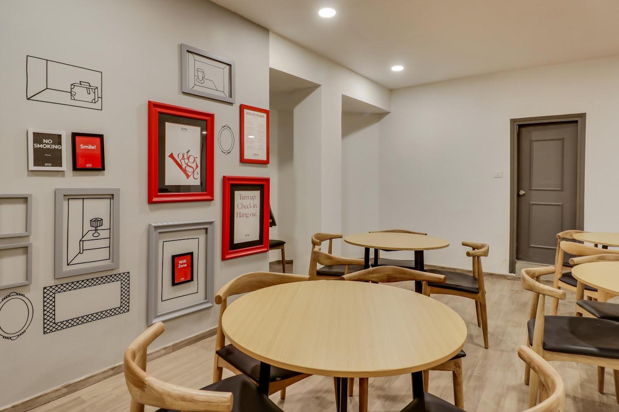 Townhouse Woodland Hotel Nagpur Buitenkant foto