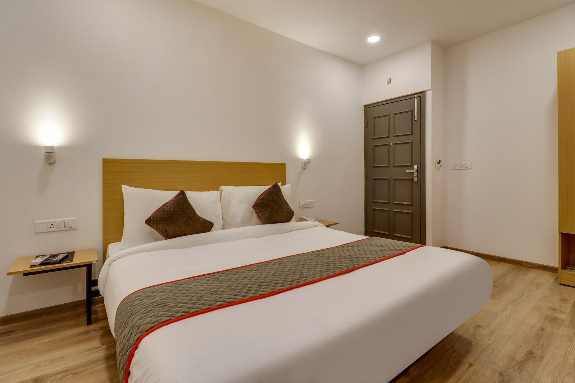 Townhouse Woodland Hotel Nagpur Buitenkant foto