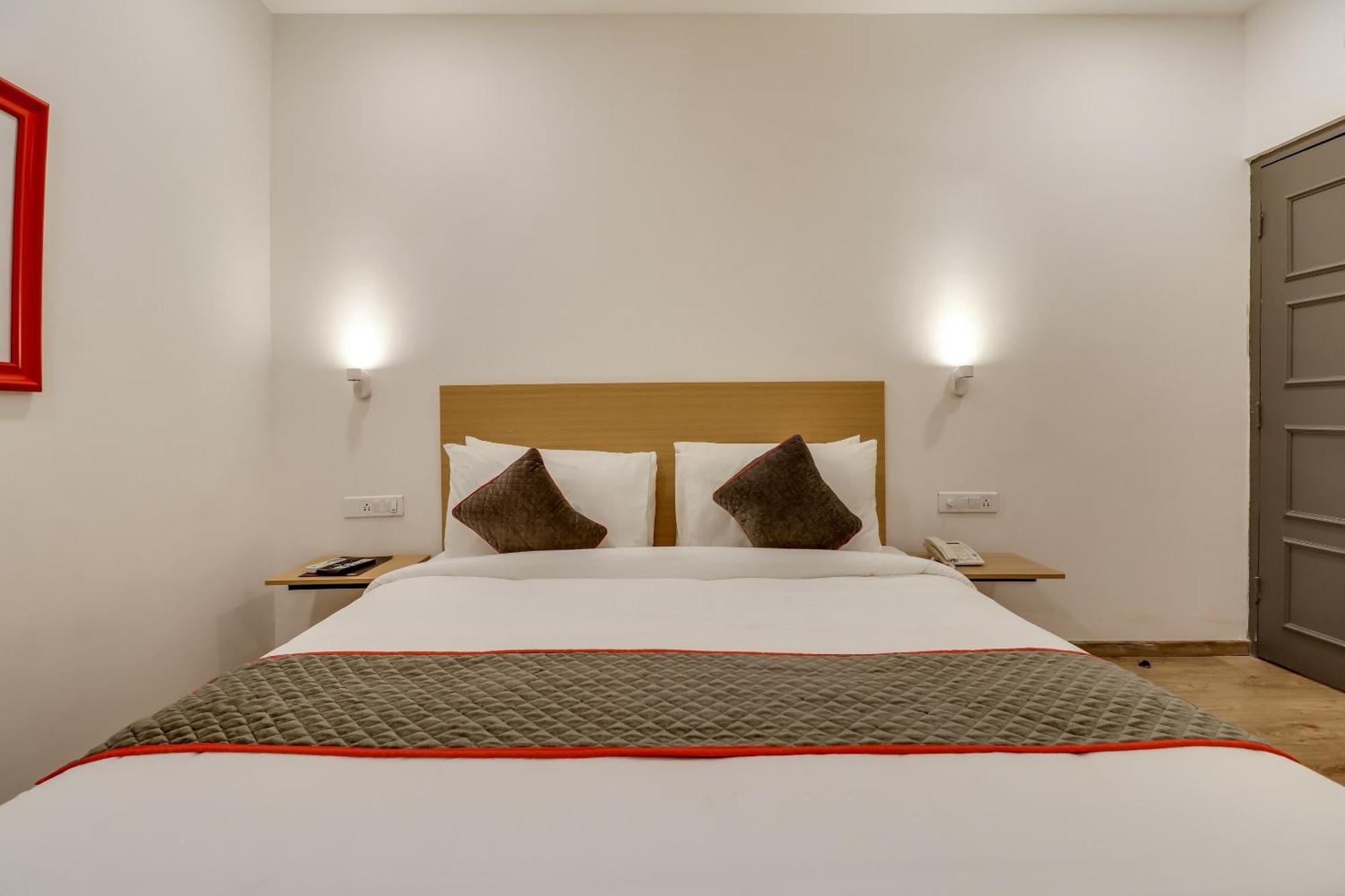 Townhouse Woodland Hotel Nagpur Buitenkant foto