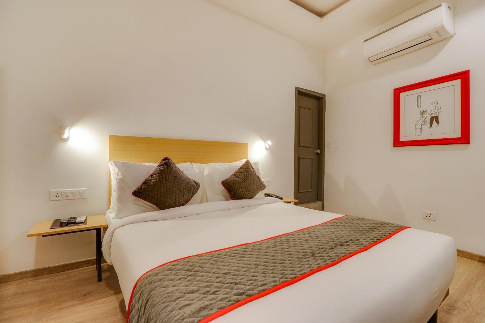 Townhouse Woodland Hotel Nagpur Buitenkant foto