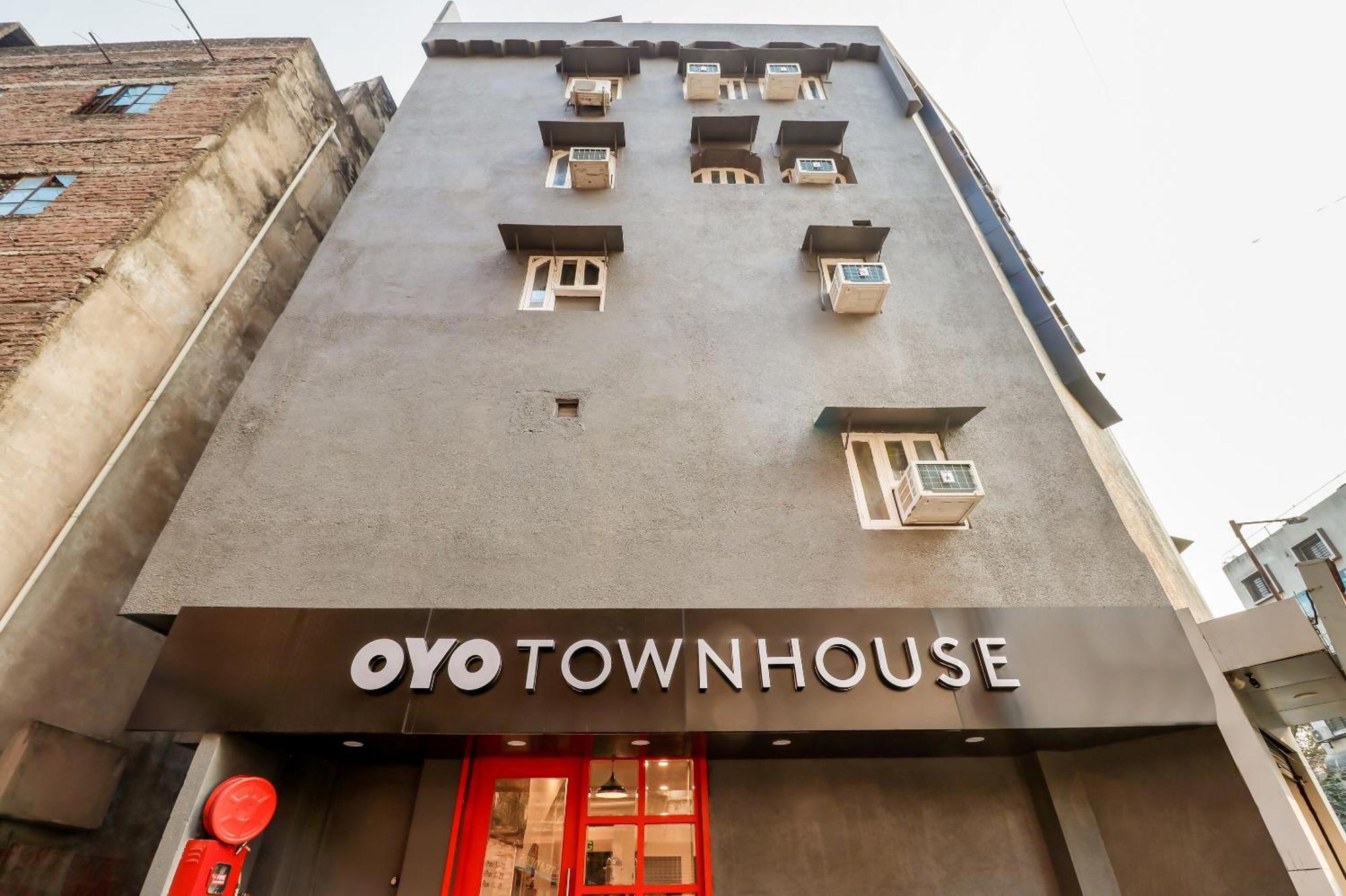 Townhouse Woodland Hotel Nagpur Buitenkant foto