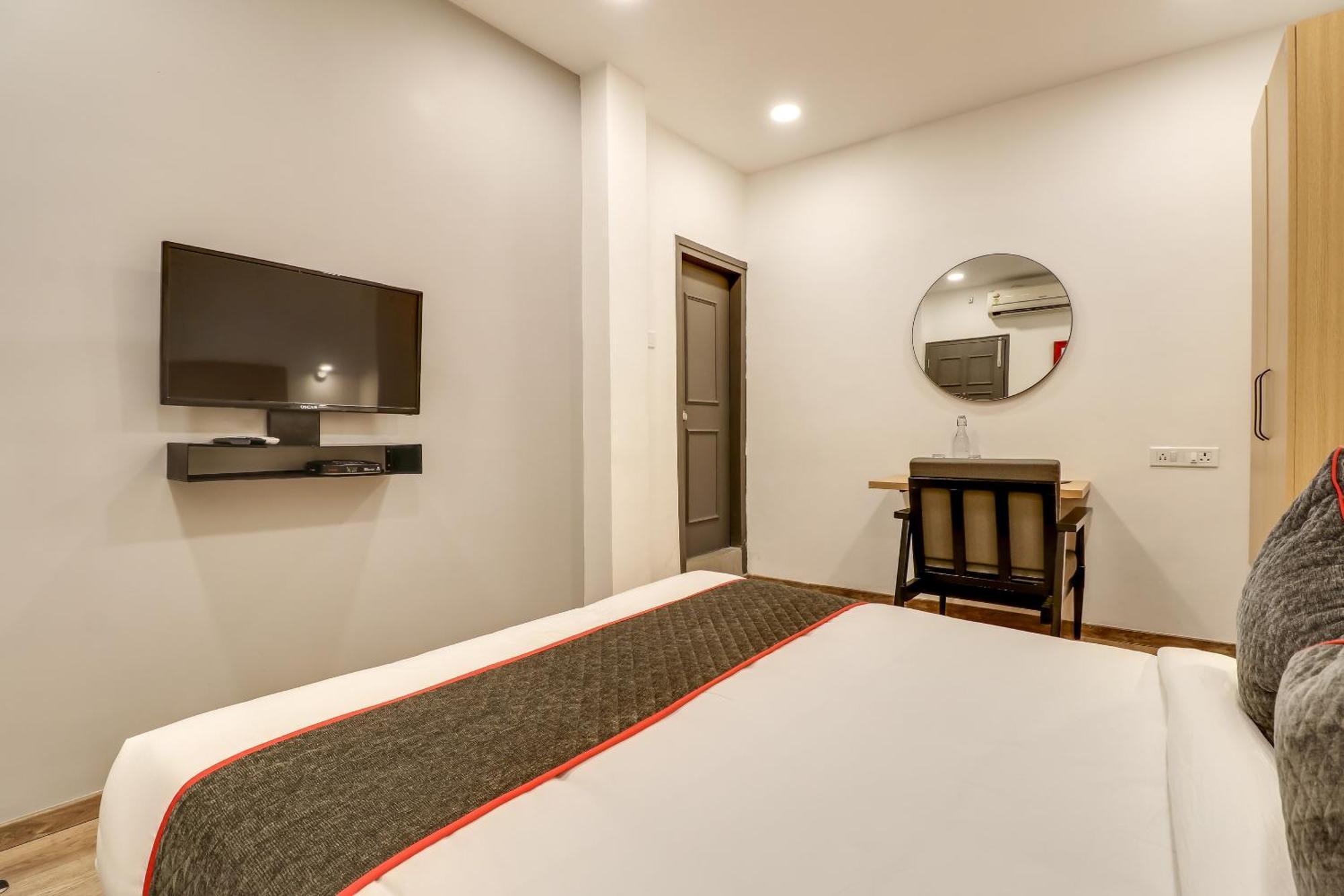 Townhouse Woodland Hotel Nagpur Buitenkant foto